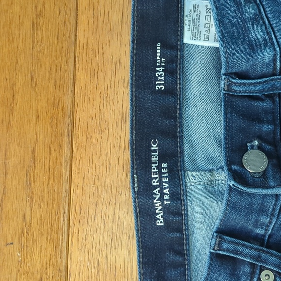 Banana Republic Traveler Blue Jeans. Tapered Fit. Faded. 31" x 34" (Like New) - Picture 3 of 8